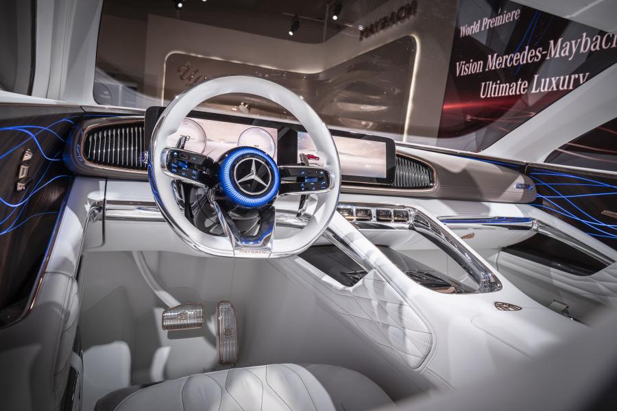 Торпедо Vision Mercedes-Maybach Ultimate Luxury 2018 года  (фото 22 из 42)
